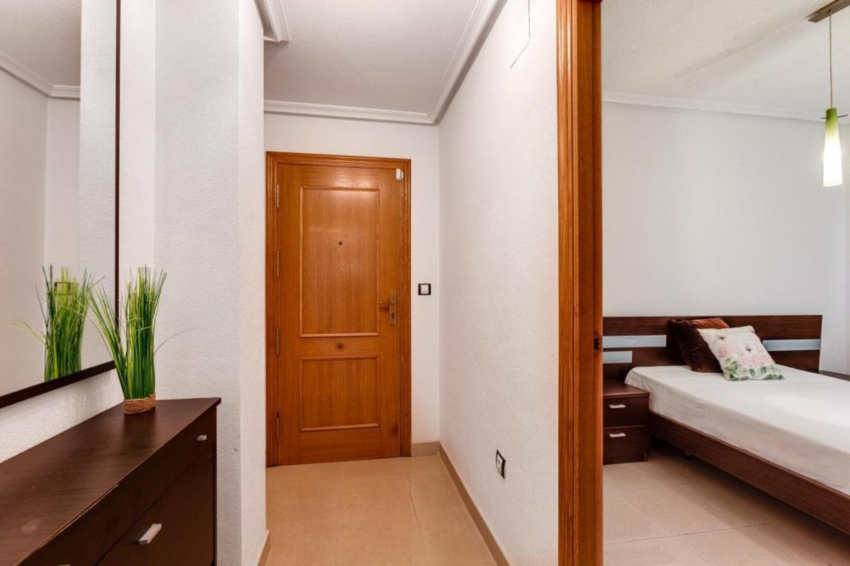 Nice Apartment With Terrace On The Los Locos Beach Torrevieja Eksteriør billede