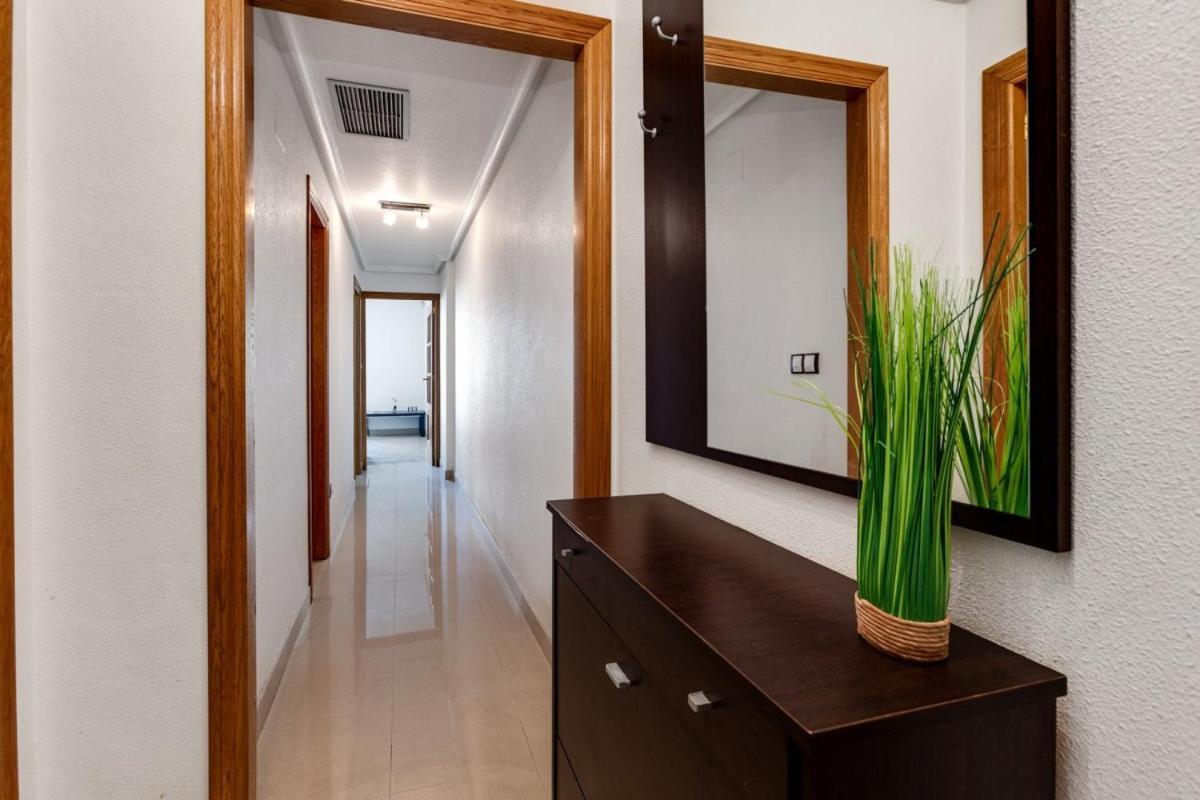 Nice Apartment With Terrace On The Los Locos Beach Torrevieja Eksteriør billede