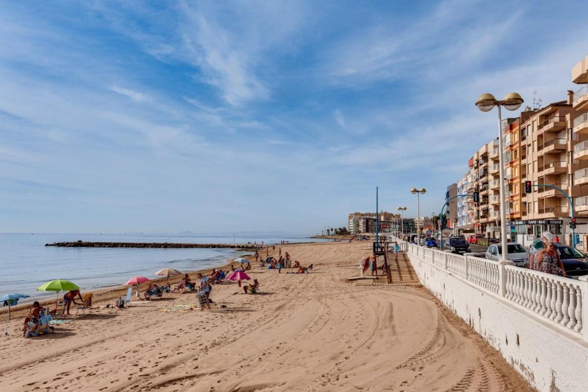 Nice Apartment With Terrace On The Los Locos Beach Torrevieja Eksteriør billede
