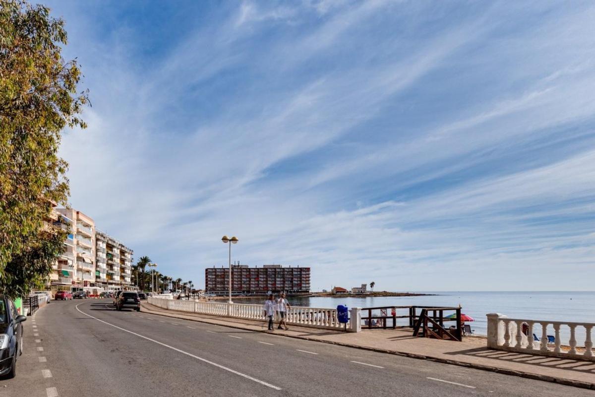 Nice Apartment With Terrace On The Los Locos Beach Torrevieja Eksteriør billede