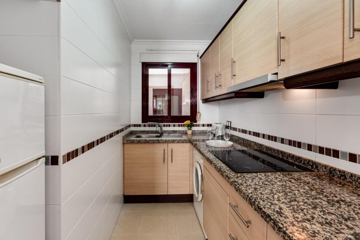 Nice Apartment With Terrace On The Los Locos Beach Torrevieja Eksteriør billede